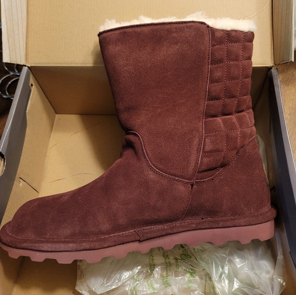 🚨 Womans Bearpaw Boots 🚨